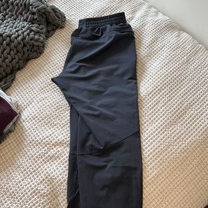 Lululemon license to train pant